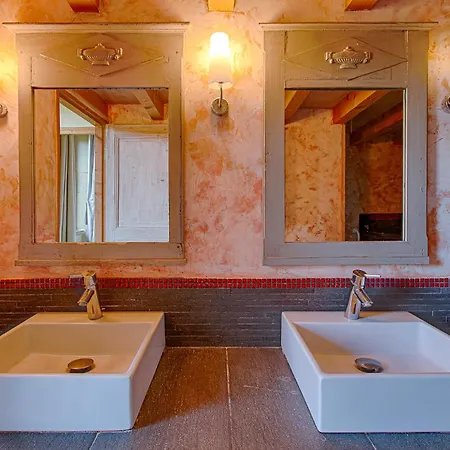Petit De La Renaissante Holiday home *
